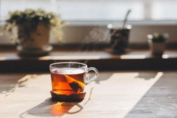 两杯茶歌词什么意思
