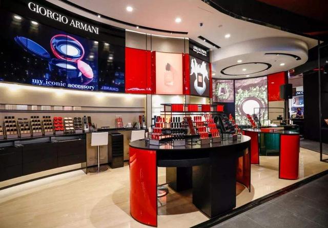 giorgio armani化妆品_阿玛尼唇釉2折还不抢?