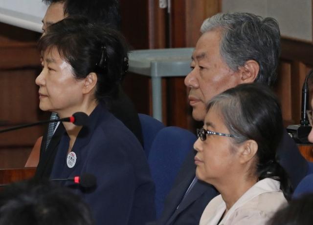 崔顺实狱中致信闺蜜朴槿惠：没有我你可以当个好总统 祝安度晚年