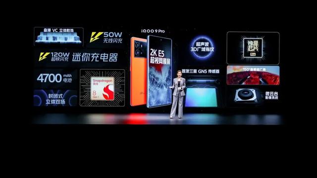 《黑客帝国4》上映，你满意最新的故事吗？丨Weekly