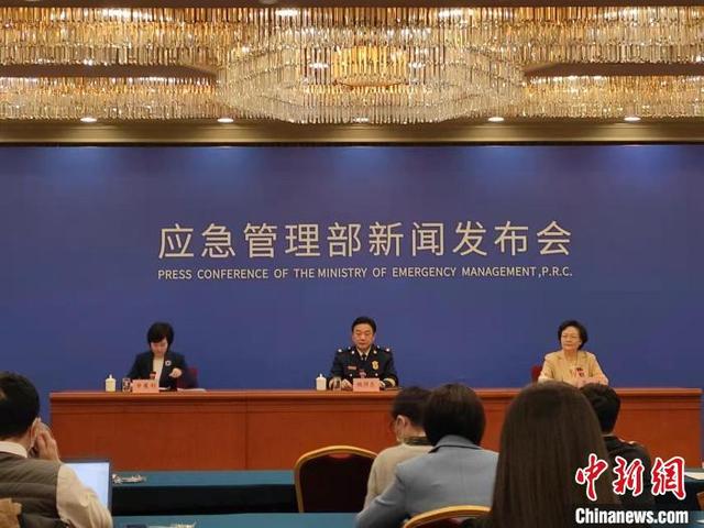 青海洗砂机保养_鹅卵石砂石生产线