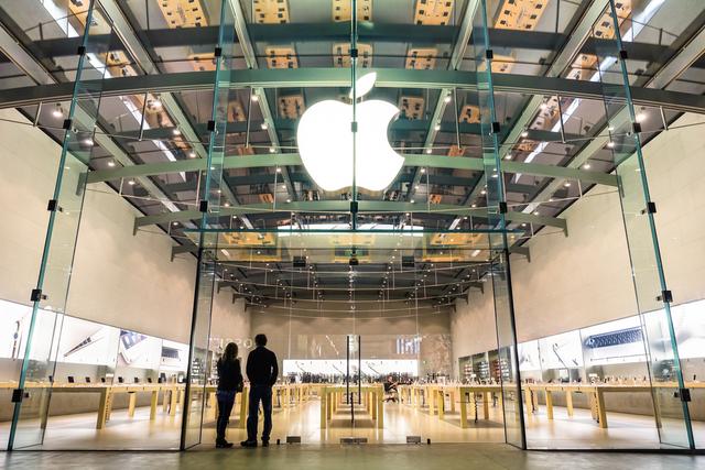 苹果被曝将调整产品线：iPhone 11将下架，iPhone 12大幅降价