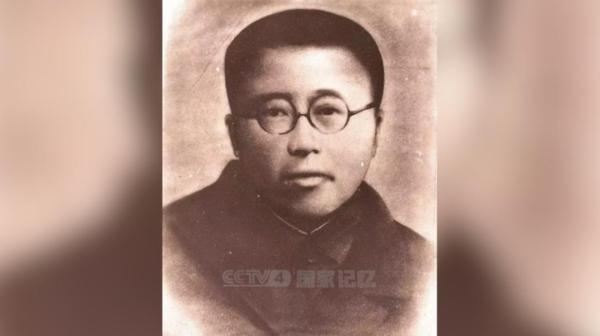 她被周恩来誉为“中国共产党的百科全书”，潜伏多年从未暴露