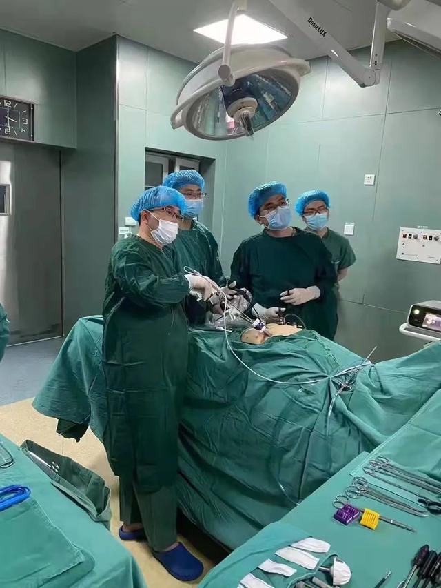 生死营救！患者患胃癌“熊猫血”，这个手术“不简单”
