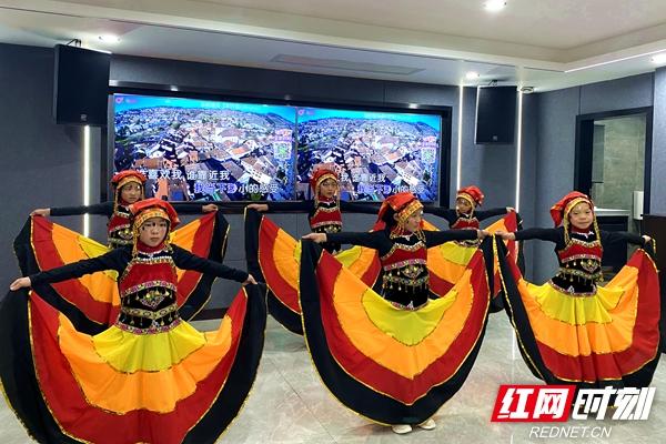 彝族娃跳舞(彝族打跳舞)