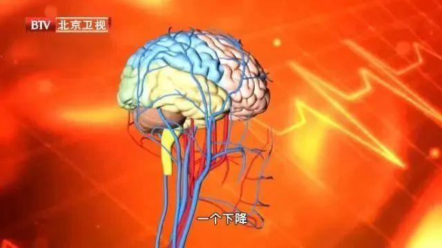 警惕！睡前玩手机会变丑！小心还有这些病找上你……