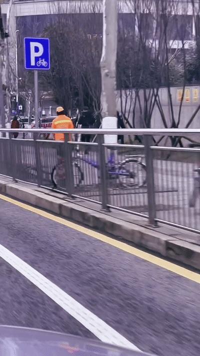 如何边跳舞边(如何边跳舞边走路)