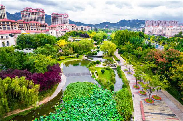 青岛市李沧区第七届人民代表大会第一次会议隆重开幕