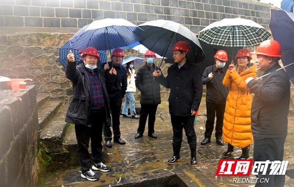 重庆鸿展工程建设公司