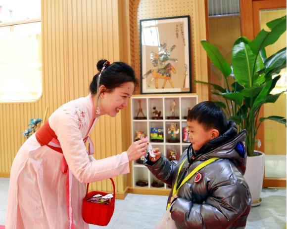 郑东新区普惠路第一幼儿园：春启希望迎开学 虎虎生威向未来