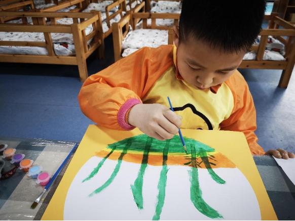 郑东新区普惠路第一幼儿园：春启希望迎开学 虎虎生威向未来