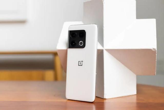 一加 10 Pro 胖达白开箱图赏