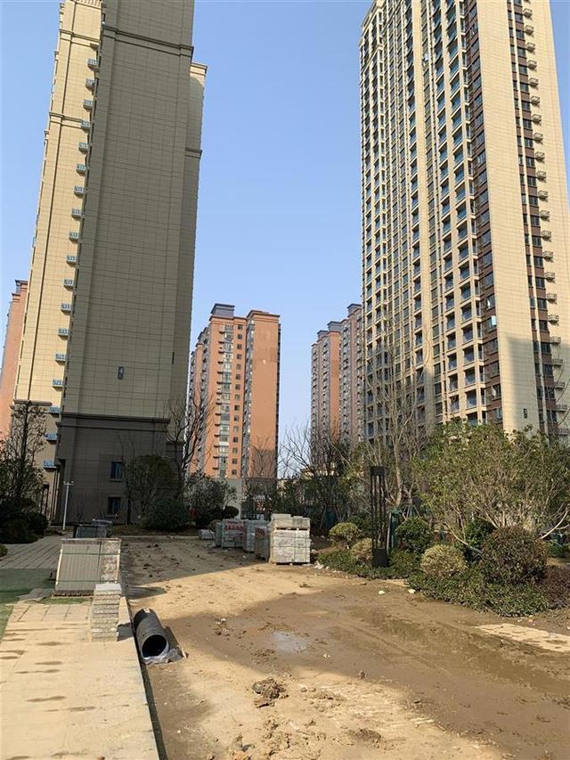 为你跑腿丨一边还房贷一边租房住，碧云天业主盼开发商挺起脊梁