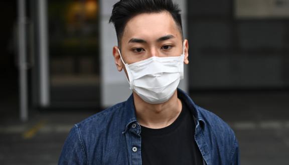 乱港分子去英国4个月零收入，要网友捐钱支持他去乌克兰参战…
