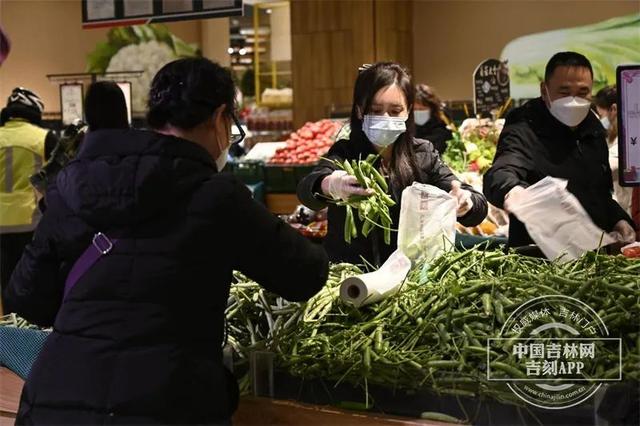 吉网“战疫”重磅直击丨长春“暂停”第一日！街上空空荡荡，只有那些奉献的身影
