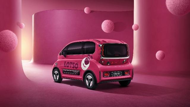 粉色电动汽车，专属粉色皮肤 宝骏KiWi EV草莓熊限定款官图发布