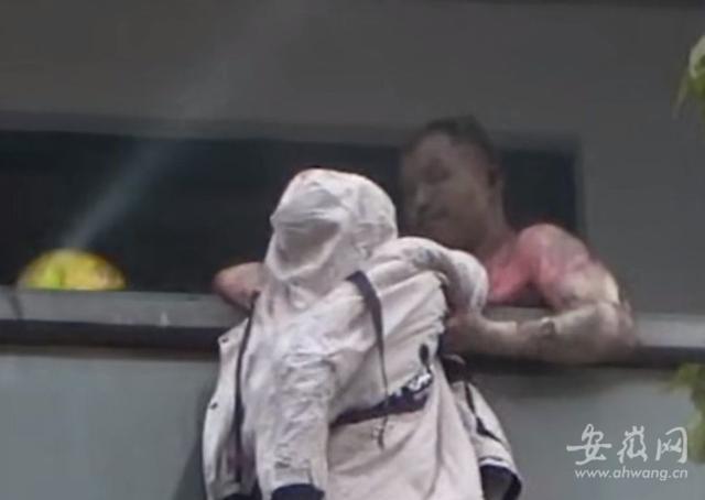 痛心！南京火灾丈夫舍身救妻 丈夫离世后妻子也不幸离世