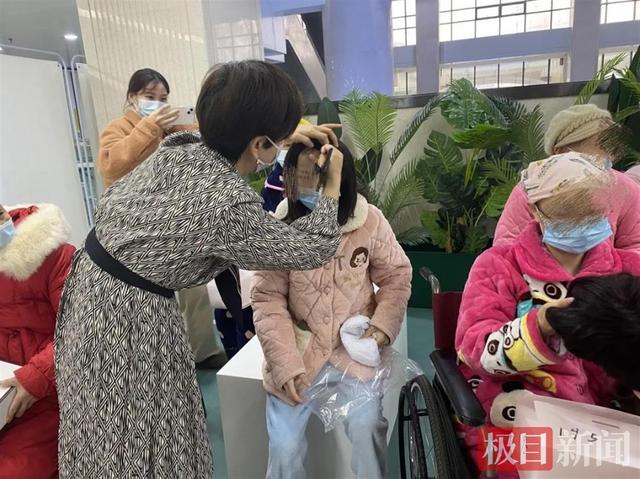 为癌症患者的孩子找“家”，帮助18岁男孩完成临终心愿！湖北这群医务社工用爱抚慰重症患者和家属