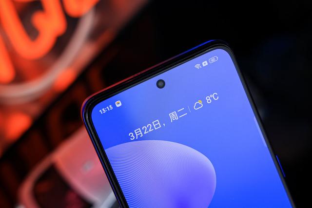 150W光速秒充突破速度极限 真我GT Neo3手机评测