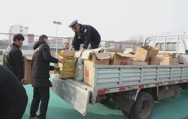 从出生到死亡假证“一条龙”服务！山东警方破获特大制售假证章案