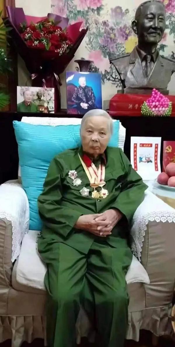 送别！103岁长征女红军张文逝世