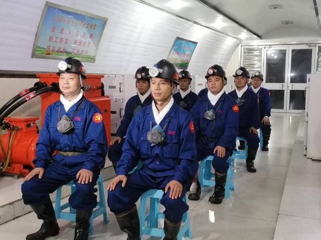煤矿采煤工作面用破碎机_煤矿井下图片