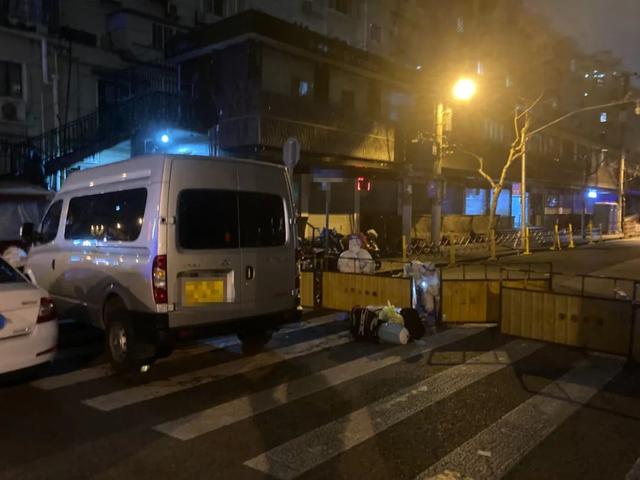 上海一小区宠物狗被扑杀居委会回应 上海一小区宠物狗被扑杀居委会回应