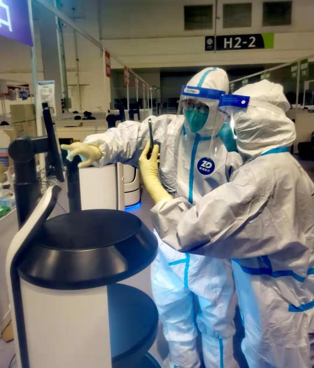 智能消毒、自主送餐……看上海方舱医院里的科技力量
