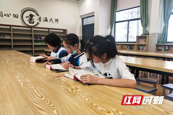 隆兴中学举行“兴学苑”开馆仪式