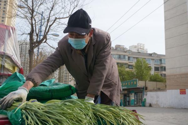 古城“重启”——青海西宁主城区逐步解除静态管理首日见闻