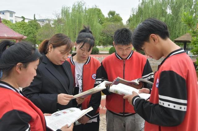 镇平县石佛寺镇：浓浓书香“满”校园——石佛寺镇初级中学开展世界读书日活动
