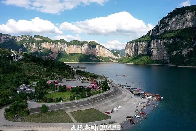 省第十三次党代会主席团名单公布（81名）