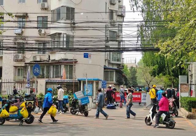 疫情隐匿传播多日，记者探访北京朝阳区临时管控区