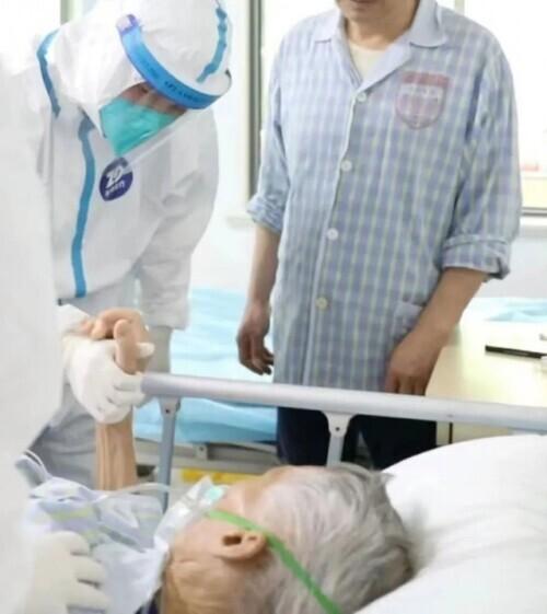 上海新增死亡51例，直接原因公布……张文宏：重症救治面临挑战