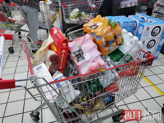 实探保供抗疫的北京商超：仓库物资充足，外送订单火热