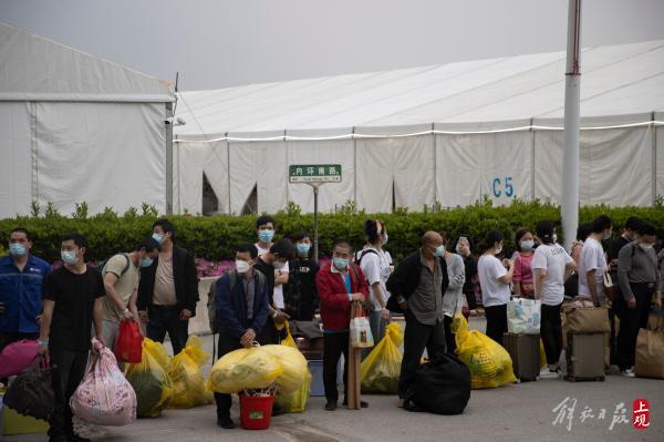 为应对强对流天气 上海国际赛车场方舱临时转移患者