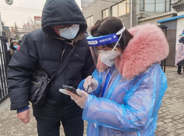 北京朝阳这个社区出现病例后，社区书记加了两百多微信群