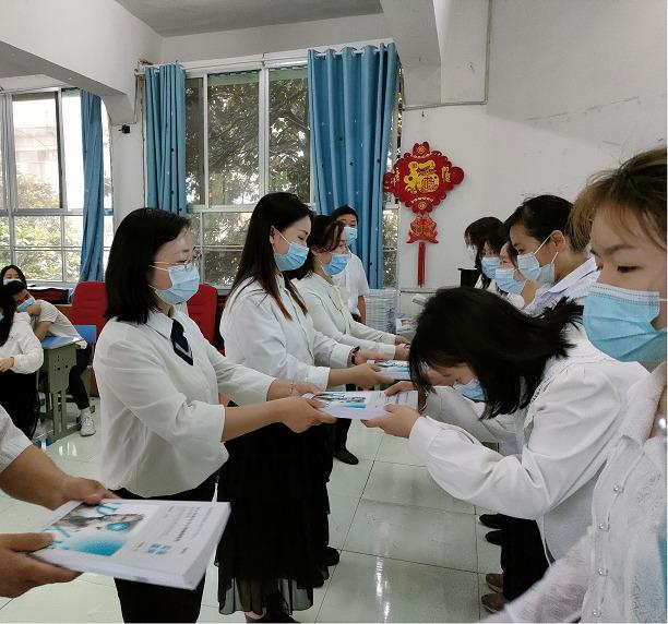 吉首市第三小学举办“书香·阅成长”赠书活动