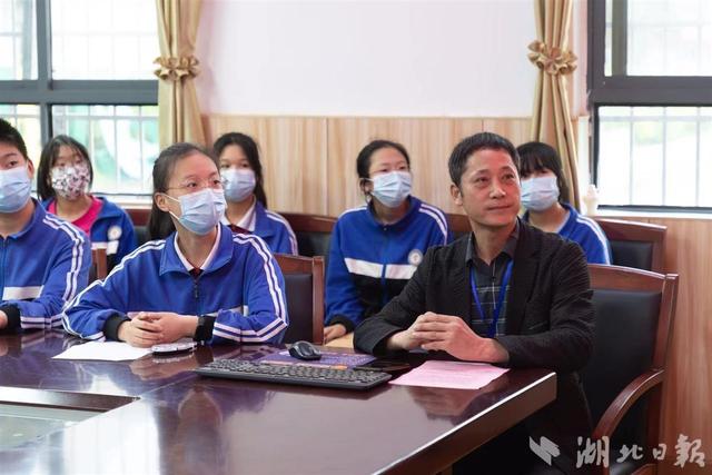一封穿越70年的家书：当代青年“对话”黄继光