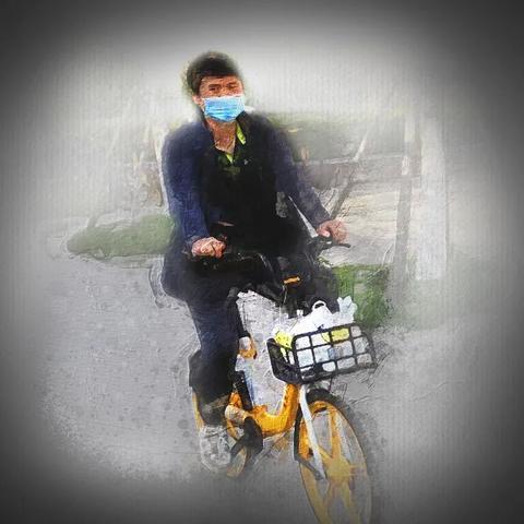 致敬！过去的一个月，他们在上海马路上骑车飞奔……