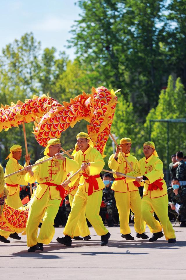 军营里的“五一”什么样？组图直击