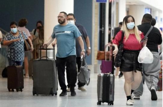 奥密克戎再进化！多个新变种在美传播，传染病专家：病毒变异比我们预计更快更广