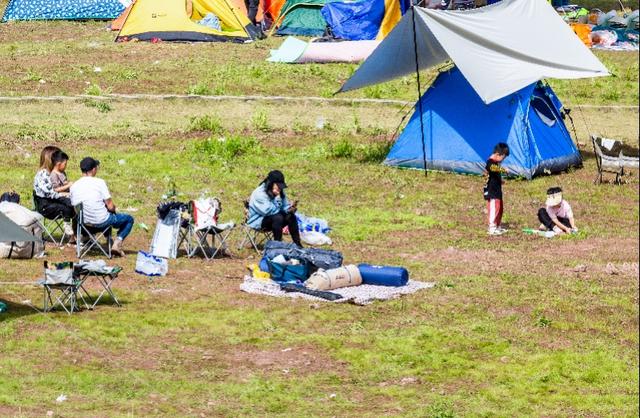“五一”郊野休闲，帐篷露营大热，相关产品销量暴涨