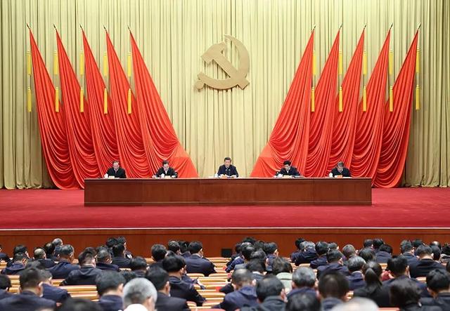 「总书记和青年干部谈心①」年轻干部接好班，最重要的是什么？