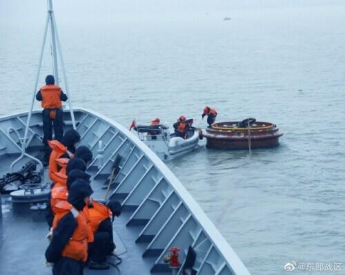 东部战区海军奔赴东海某海域开展实战化训练