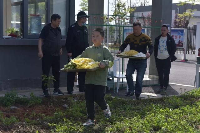 警属进警营 共度五一节