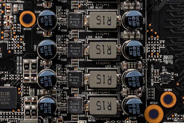 AMD Radeon RX 6X50系列显卡首发评测：意料中的性能提升