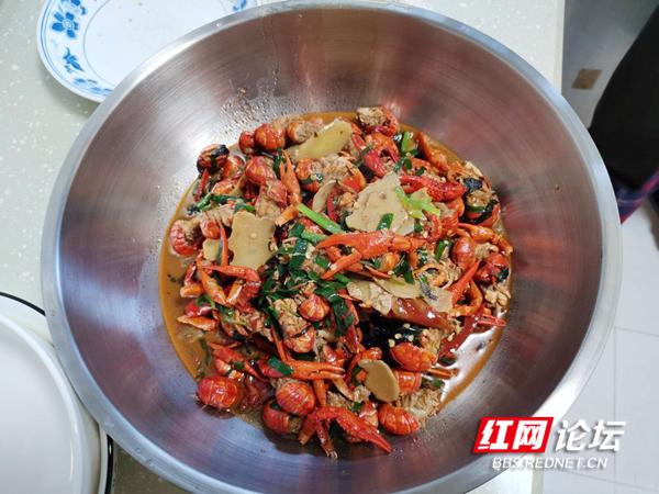 看你张牙舞爪到几时？夏天就是吃小龙虾的季节