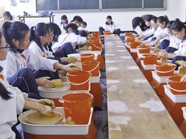 舞动青春旋律 展示社团风采——市酒钢三中学生社团简介