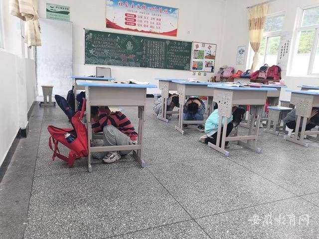 安全教育入心间 黟县各校开展防灾减灾主题教育活动